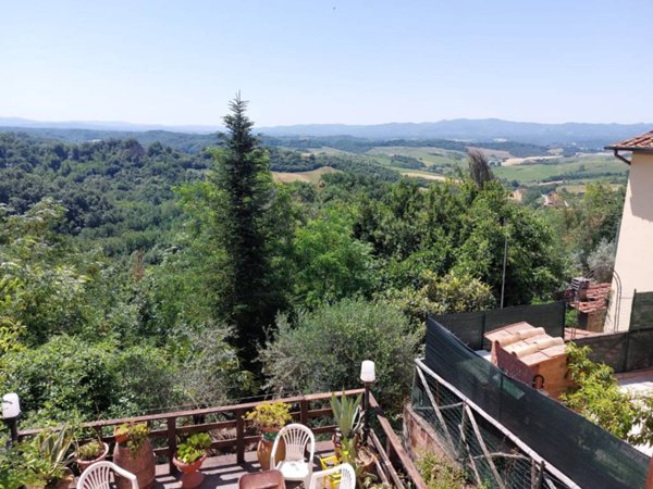 casa indipendente a Castelfranco Piandiscò in zona Castelfranco di Sopra