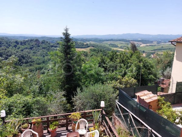 casa indipendente a Castelfranco Piandiscò in zona Castelfranco di Sopra