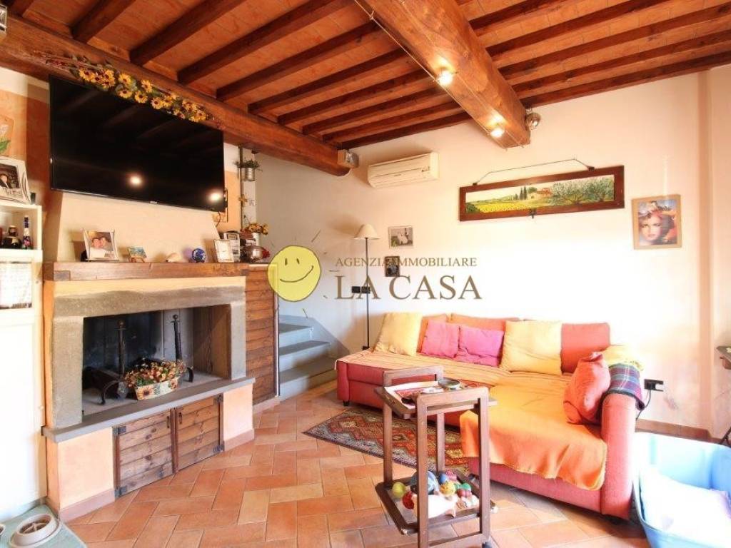 casa indipendente in vendita a Castelfranco Piandiscò in zona Montalpero