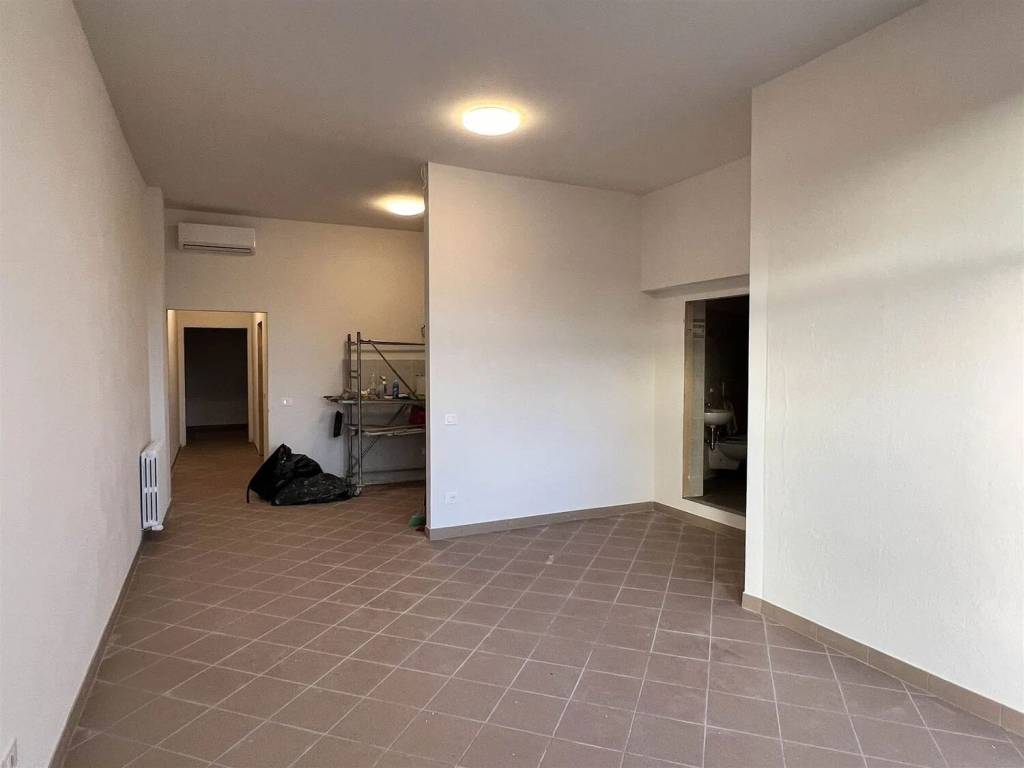 negozio in vendita a Castelfranco Piandiscò