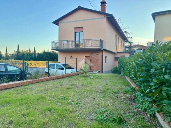 casa indipendente a Castelfranco Piandiscò in zona Castelfranco di Sopra