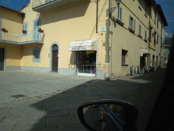 locale di sgombero a Castelfranco Piandiscò in zona Castelfranco di Sopra