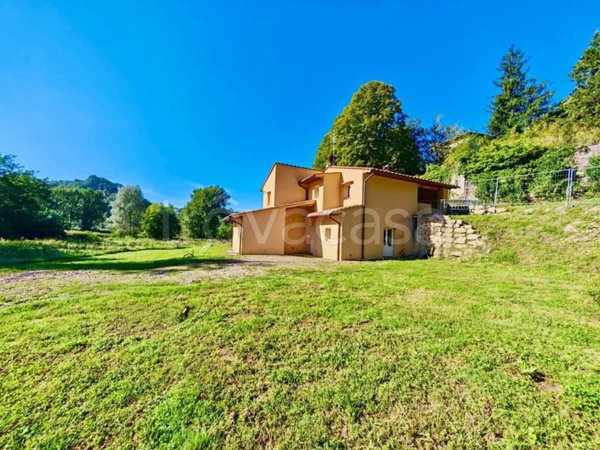 casa indipendente in vendita a Castelfranco Piandiscò in zona Faella
