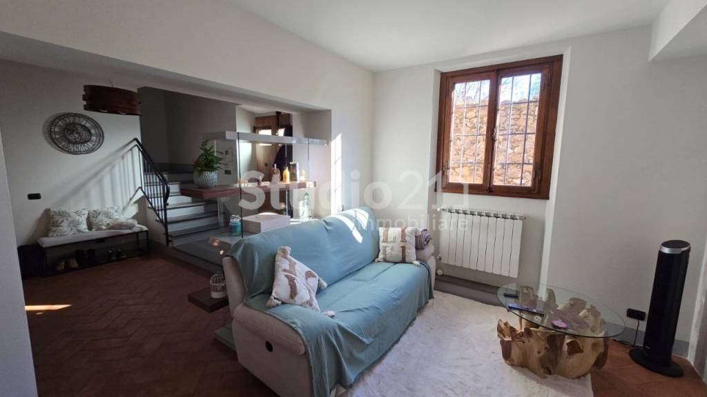 casa indipendente in vendita a Castelfranco Piandiscò