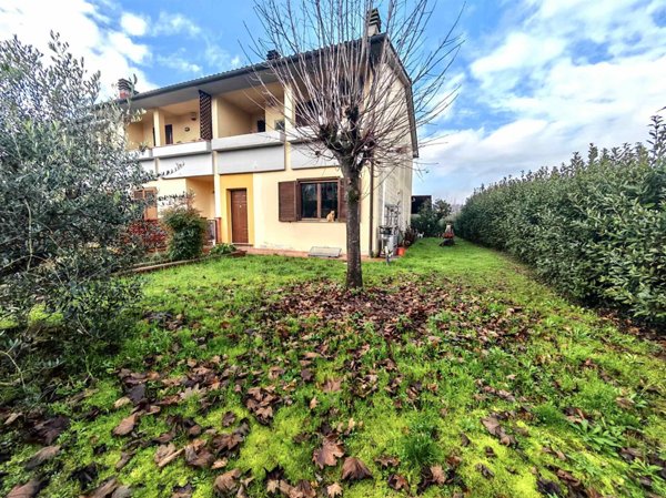 casa indipendente in vendita a Castelfranco Piandiscò in zona Vaggio