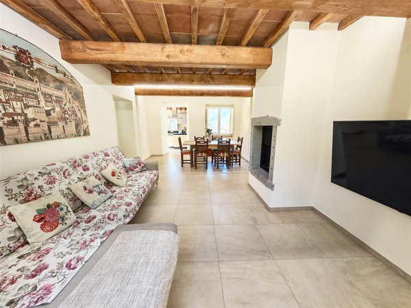 casa indipendente in vendita a Castelfranco Piandiscò in zona Faella