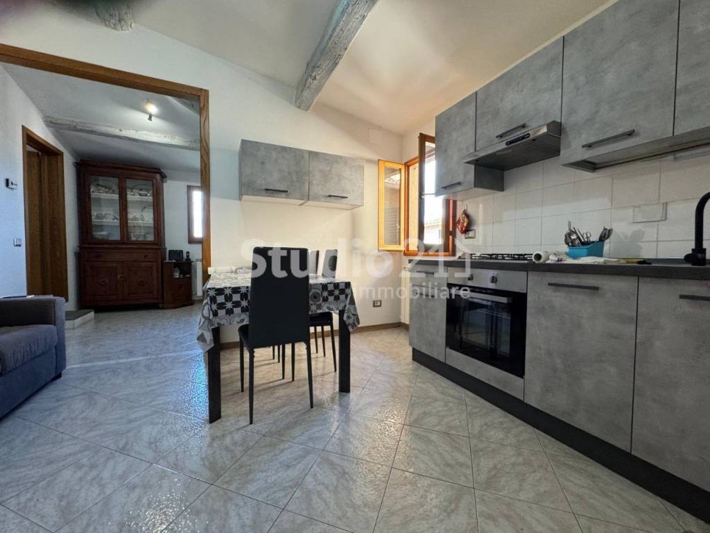 appartamento in vendita a Castelfranco Piandiscò in zona Castelfranco di Sopra