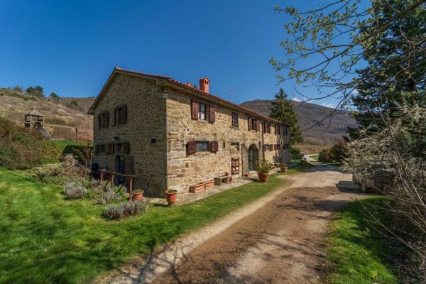 casale in vendita a Castelfranco Piandiscò