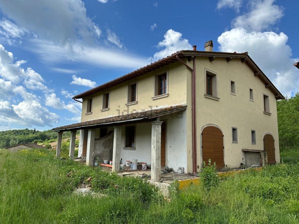 quadrivano in vendita a Castelfranco Piandiscò in zona Faella