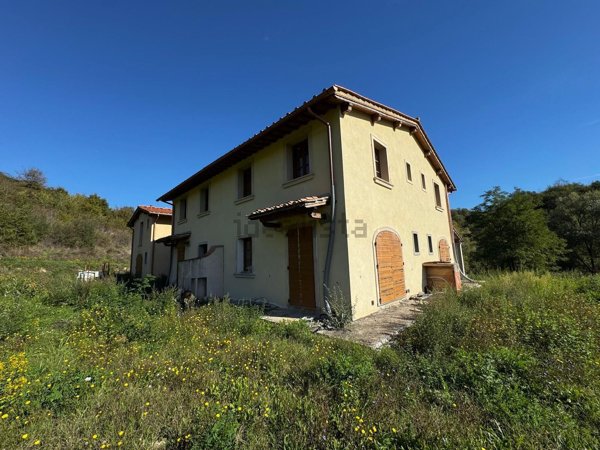 quadrivano in vendita a Castelfranco Piandiscò in zona Faella
