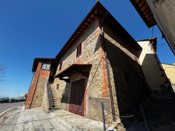 casa semindipendente in vendita a Castelfranco Piandiscò