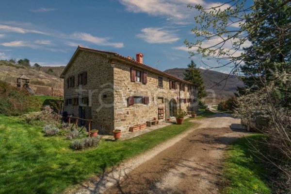 negozio in vendita a Castelfranco Piandiscò in zona Castelfranco di Sopra