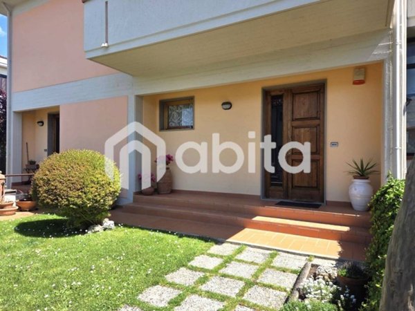casa indipendente a Castelfranco Piandiscò in zona Castelfranco di Sopra