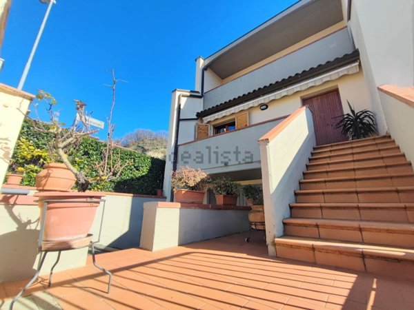 casa indipendente in vendita a Castelfranco Piandiscò in zona Faella