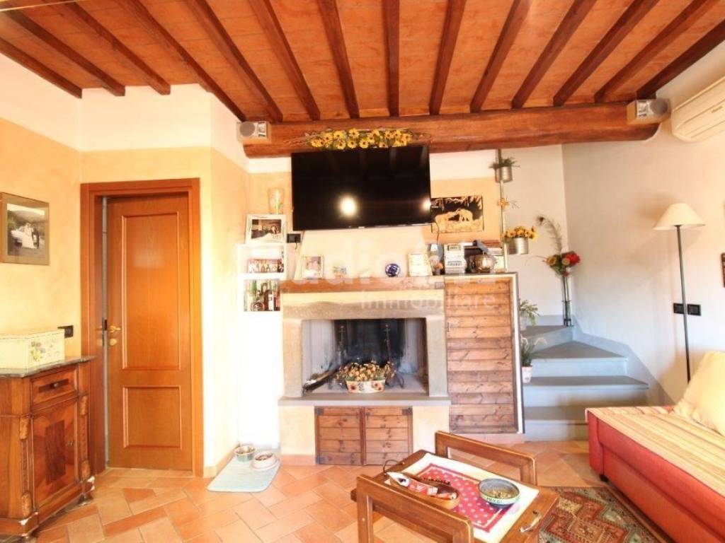 casa indipendente in vendita a Castelfranco Piandiscò