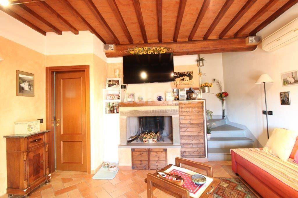 casa indipendente in vendita a Castelfranco Piandiscò