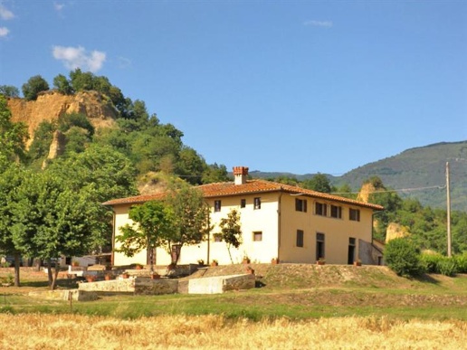 casa indipendente a Castelfranco Piandiscò in zona Castelfranco di Sopra