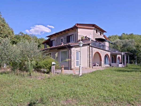 casa indipendente in vendita a Castelfranco Piandiscò in zona Faella