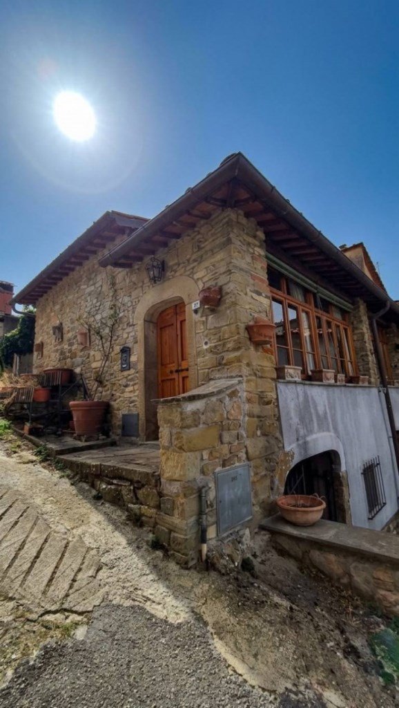 casa indipendente in vendita a Castelfranco Piandiscò in zona Pulicciano