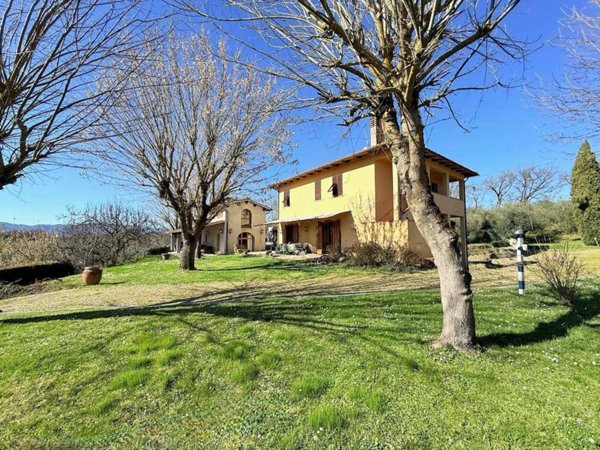 casa indipendente a Castelfranco Piandiscò in zona Castelfranco di Sopra