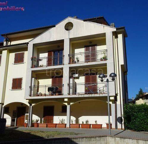 appartamento in vendita a Pratovecchio Stia in zona Pratovecchio