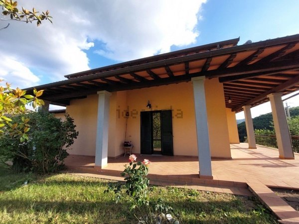 casa indipendente in vendita a Pratovecchio Stia in zona Stia