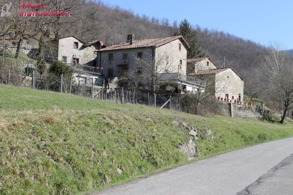 casa indipendente in vendita a Pratovecchio Stia in zona Villa