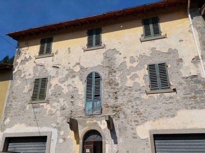 intera palazzina in vendita a Pratovecchio Stia in zona Stia