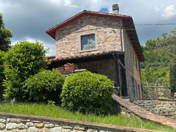 casa indipendente in vendita a Pratovecchio Stia in zona Stia