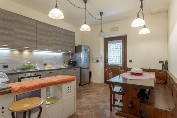 appartamento in vendita a Pratovecchio Stia in zona Papiano