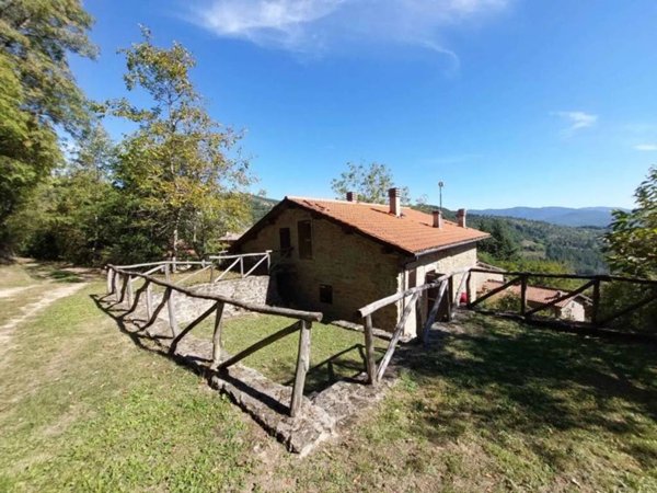 casa indipendente in vendita a Pratovecchio Stia in zona Pratovecchio