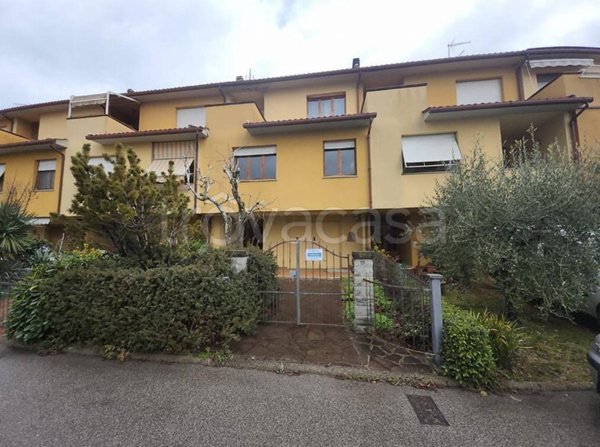 appartamento in vendita a Pratovecchio Stia in zona Pratovecchio