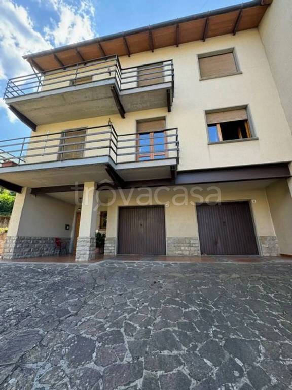 casa indipendente in vendita a Pratovecchio Stia in zona Villa