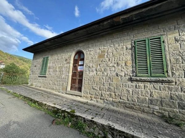 appartamento in vendita a Pratovecchio Stia in zona Papiano