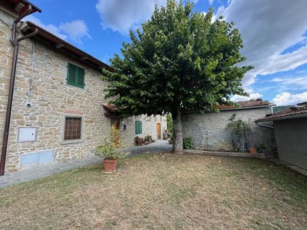 quadrivano in vendita a Pratovecchio Stia