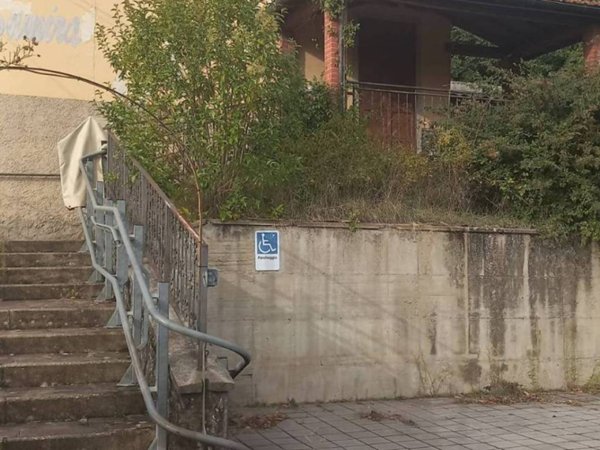 negozio in vendita a Pratovecchio Stia in zona Pratovecchio