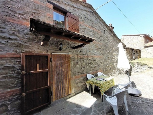 pentavano in vendita a Pratovecchio Stia in zona Pratovecchio