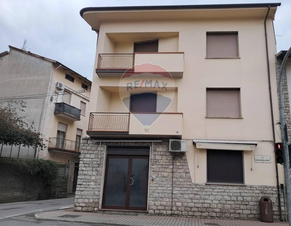 casa semindipendente in vendita a Pratovecchio Stia in zona Pratovecchio