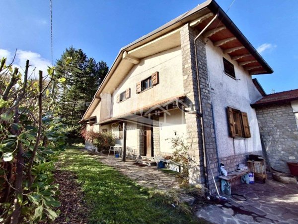 casa indipendente in vendita a Pratovecchio Stia in zona Villa