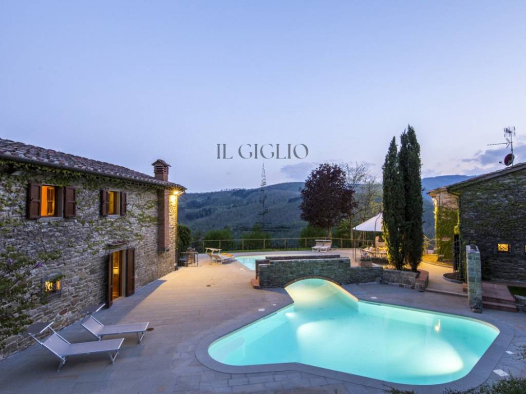 casa indipendente in vendita a Pratovecchio Stia in zona Pratovecchio