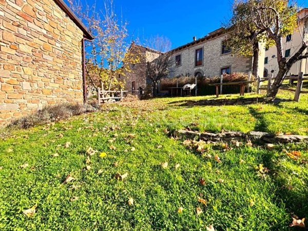 casa indipendente in vendita a Pratovecchio Stia in zona Pratovecchio