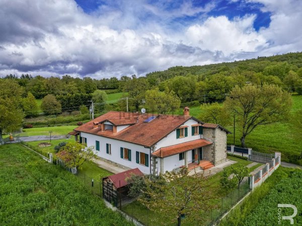casa indipendente in vendita a Pratovecchio Stia in zona Villa