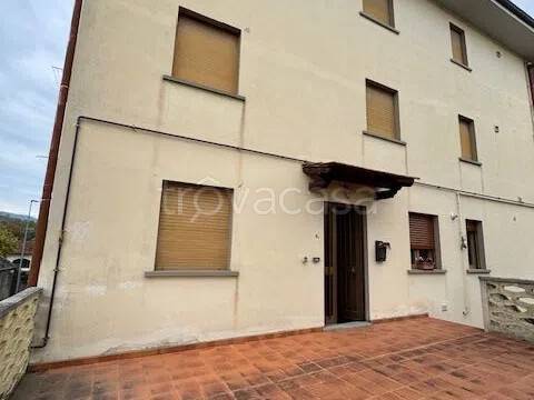 appartamento in vendita a Pratovecchio Stia in zona Pratovecchio