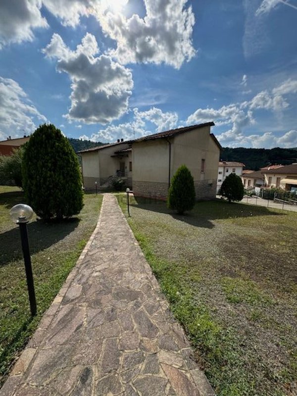 casa indipendente in vendita a Pratovecchio Stia in zona Pratovecchio