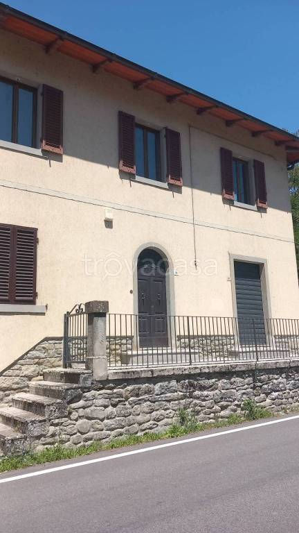 casa indipendente in vendita a Pratovecchio Stia in zona Papiano