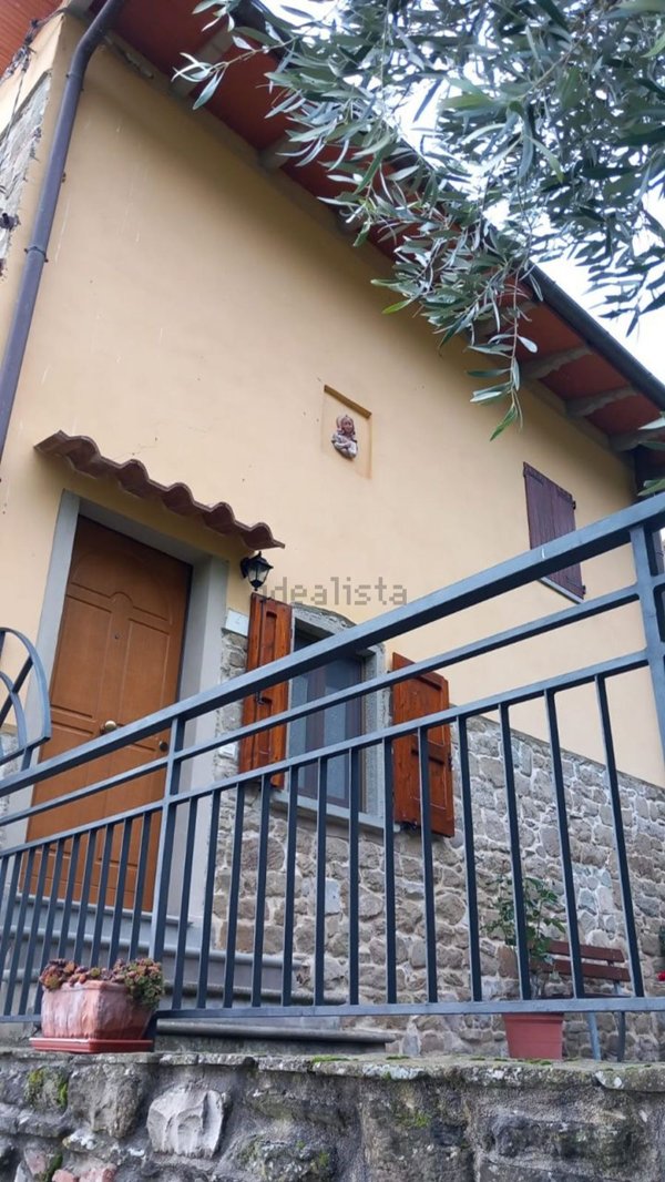 appartamento in vendita a Pratovecchio Stia in zona Papiano