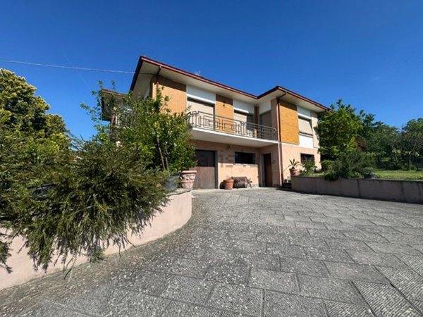 casa indipendente in vendita a Pratovecchio Stia in zona Villa