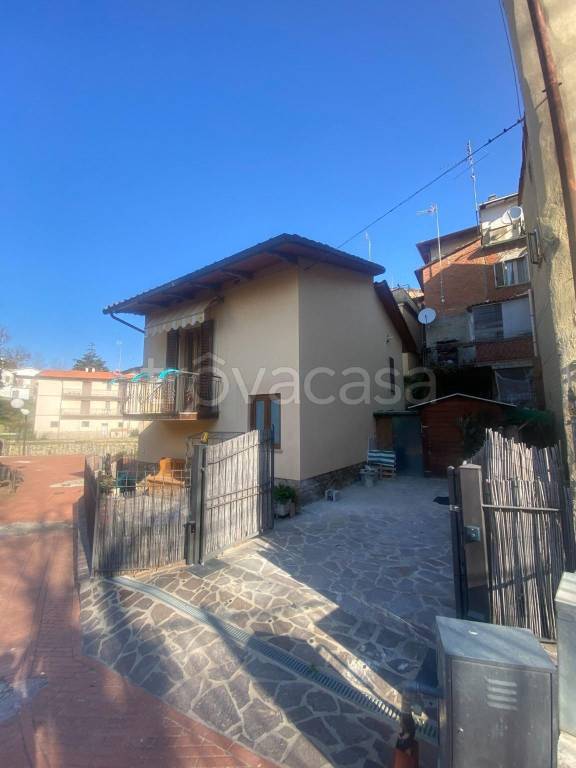casa indipendente in vendita a Laterina Pergine Valdarno in zona Ponticino