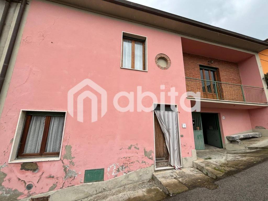 casa indipendente in vendita a Laterina Pergine Valdarno in zona Ponticino