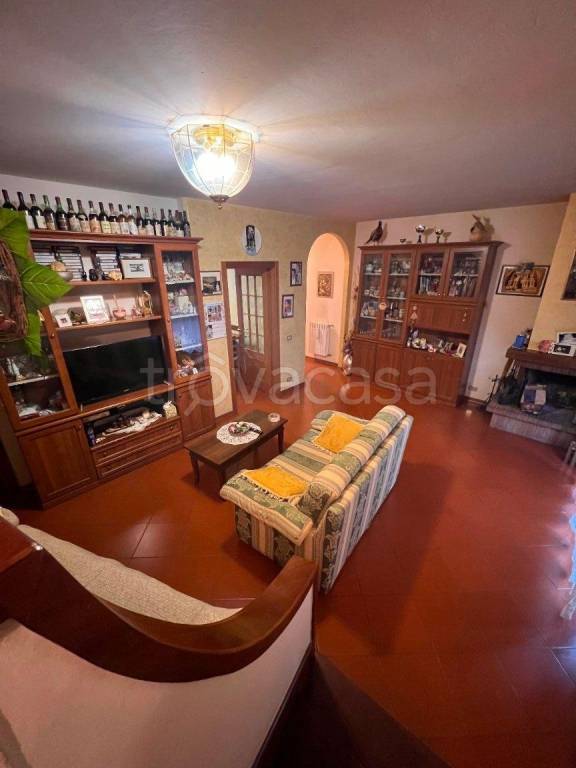 appartamento in vendita a Laterina Pergine Valdarno in zona Montalto